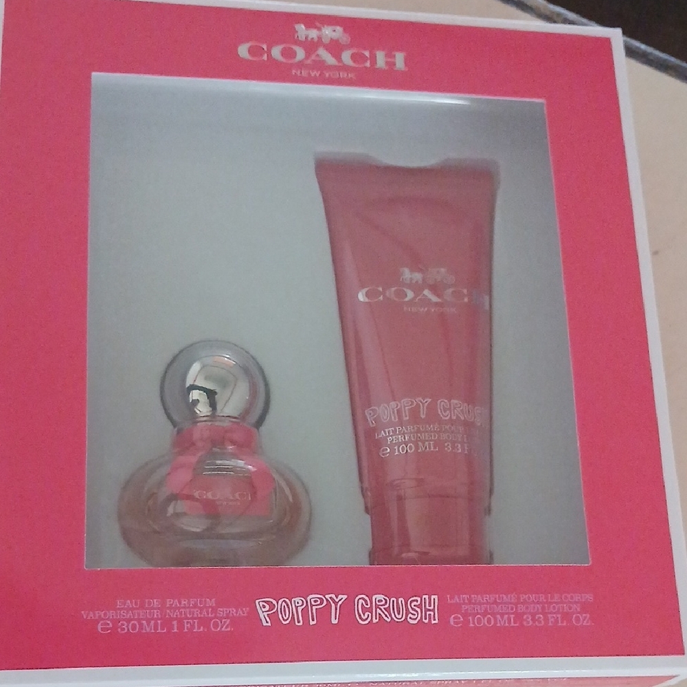 NWT COACH POPPY CRUSH SET